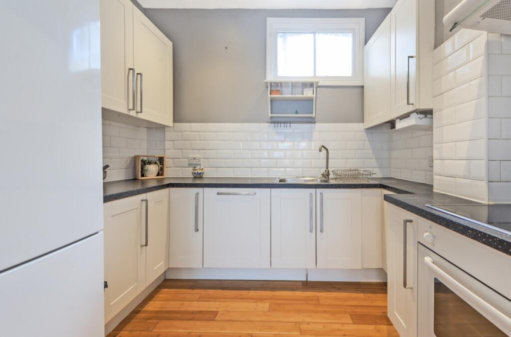 2 bed 1st Floor Flat for rent in London. From Kinleigh Folkard & Hayward - Sales - Blackheath