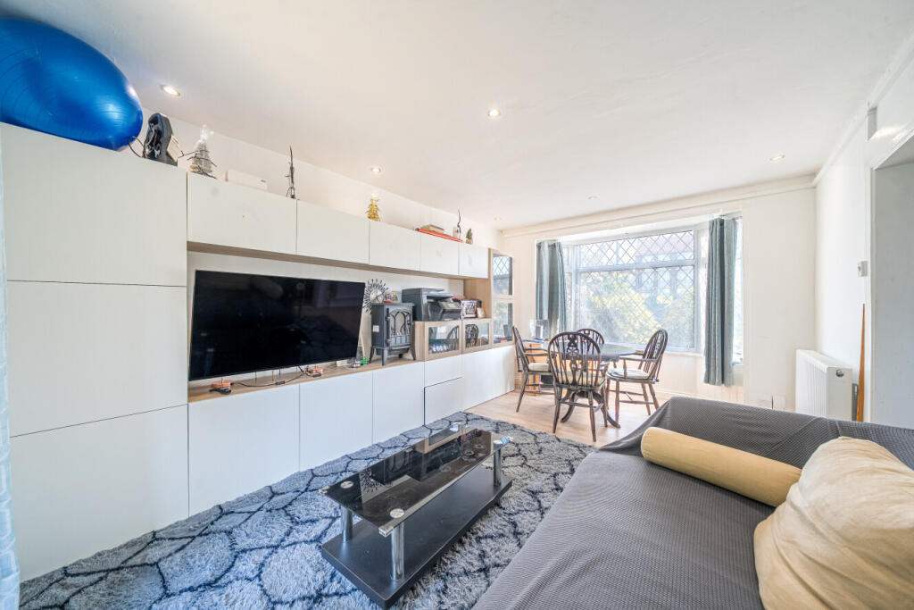 4 bed End of Terrace for rent in London. From Kinleigh Folkard & Hayward - Sales - Blackheath 4 bed End of Terrace for rent in London. From Kinleigh Folkard & Hayward - Sales - Blackheath