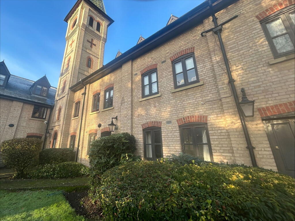 4 bed Studio for rent in Ware. From Oliver Minton - Puckeridge