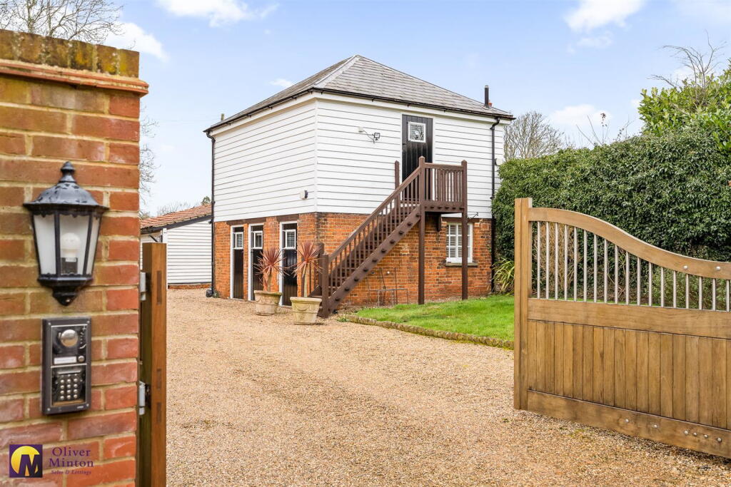 2 bed Barn Conversion for rent in Roydon. From Oliver Minton - Puckeridge