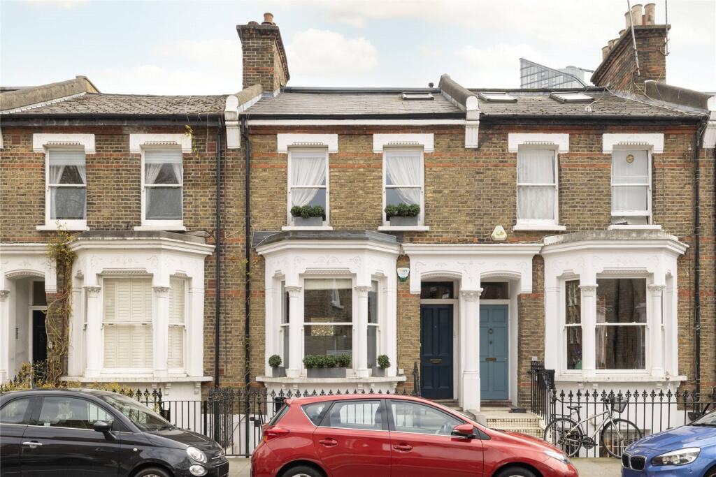 5 bed Mid Terraced House for rent in Chelsea. From Russell Simpson