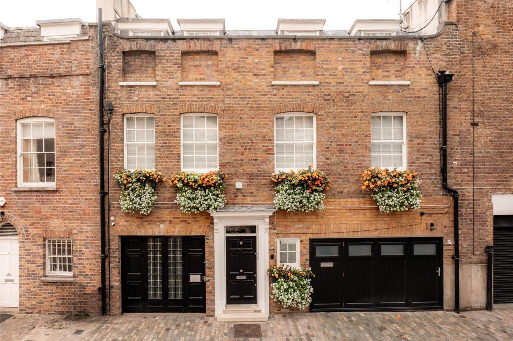 3 bed Detached for rent in Chelsea. From Russell Simpson 3 bed Detached for rent in Chelsea. From Russell Simpson