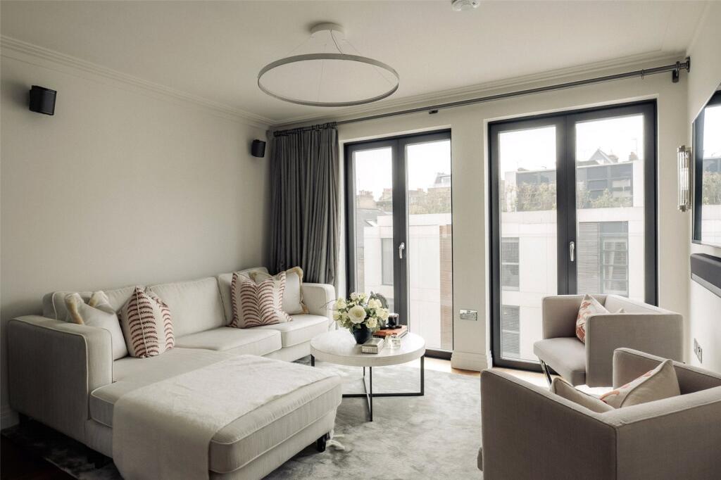 2 bed Apartment for rent in Chelsea. From Russell Simpson