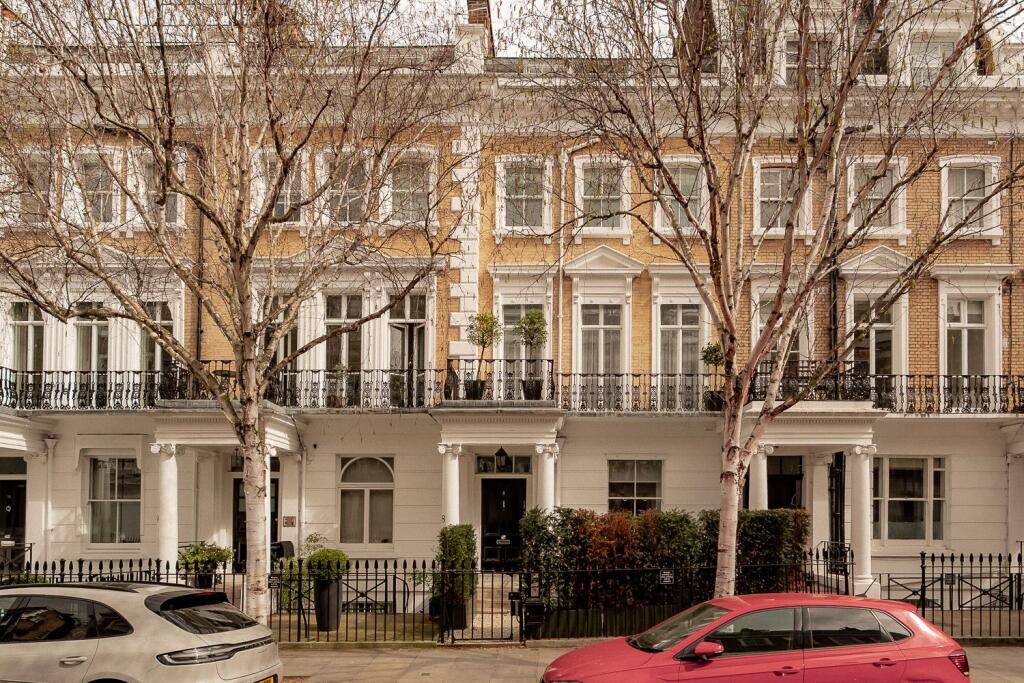 6 bed Mid Terraced House for rent in Chelsea. From Russell Simpson