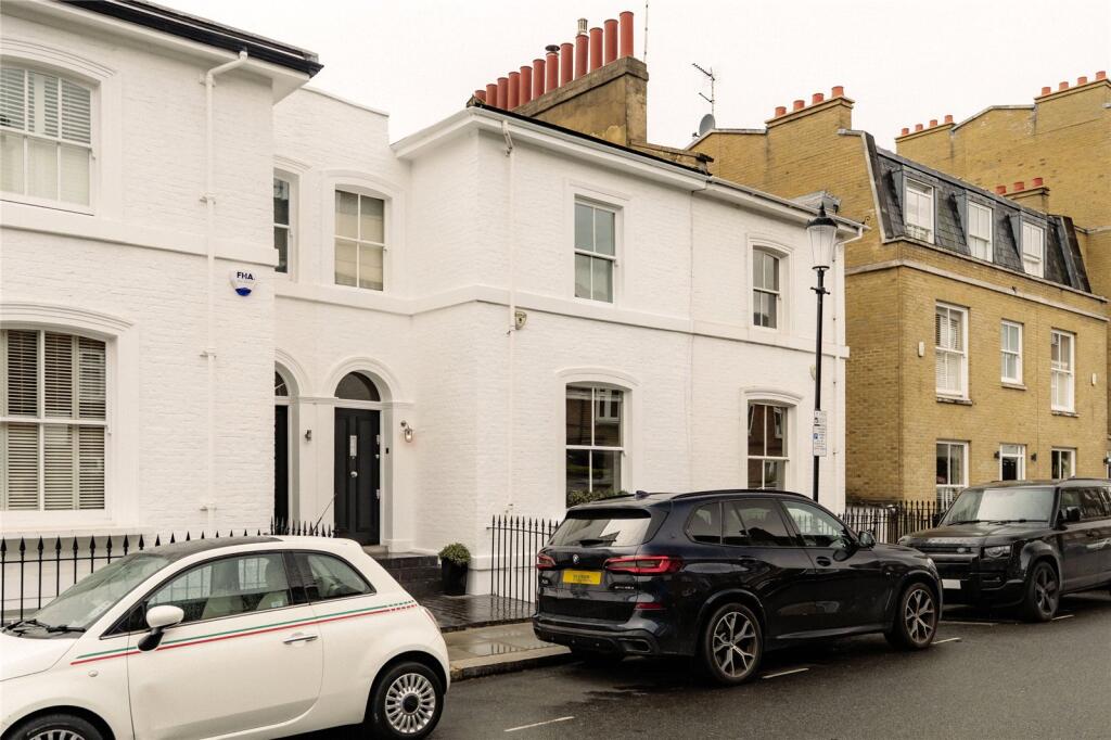 4 bed Semi Detached for rent in Chelsea. From Russell Simpson 4 bed Semi Detached for rent in Chelsea. From Russell Simpson