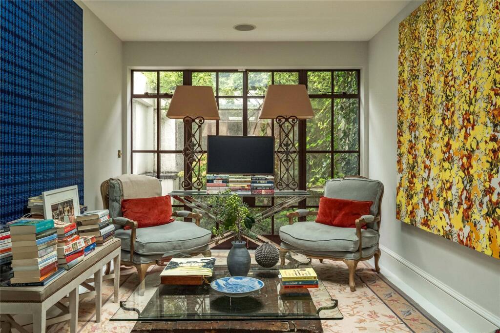 3 bed End of Terrace for rent in Chelsea. From Russell Simpson 3 bed End of Terrace for rent in Chelsea. From Russell Simpson