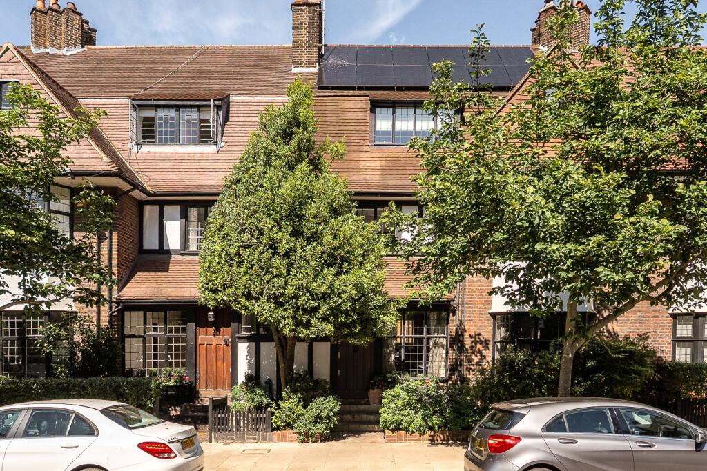 6 bed Mid Terraced House for rent in Chelsea. From Russell Simpson
