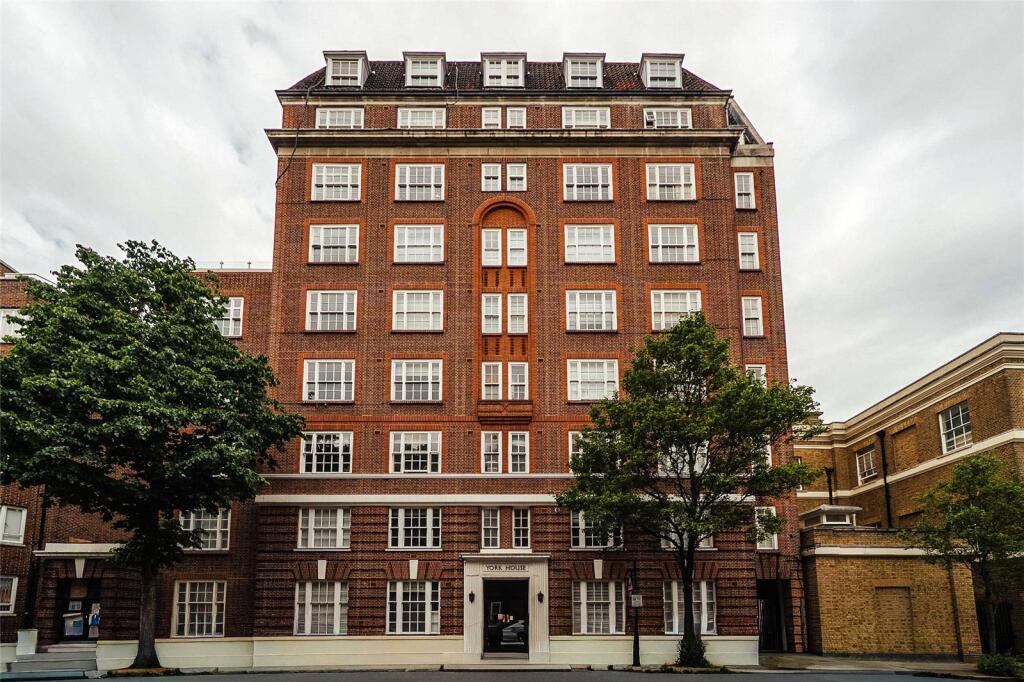 2 bed Apartment for rent in Chelsea. From Russell Simpson