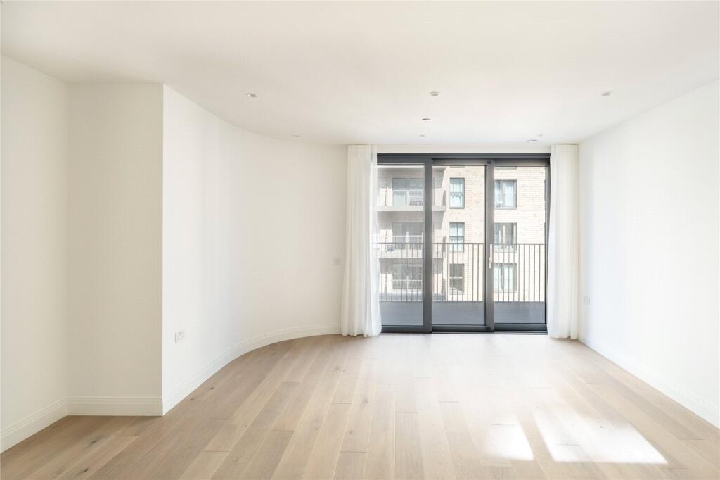 2 bed Apartment for rent in Fulham. From Russell Simpson