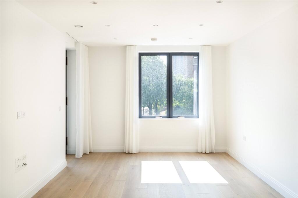 1 bed Apartment for rent in Fulham. From Russell Simpson