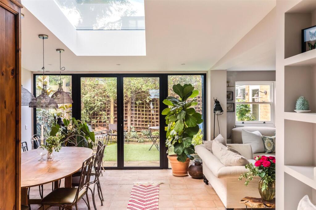 4 bed Mid Terraced House for rent in Battersea. From Russell Simpson 4 bed Mid Terraced House for rent in Battersea. From Russell Simpson