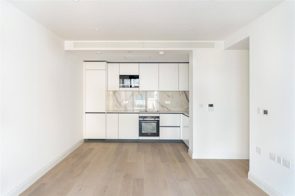 2 bed Apartment for rent in Fulham. From Russell Simpson