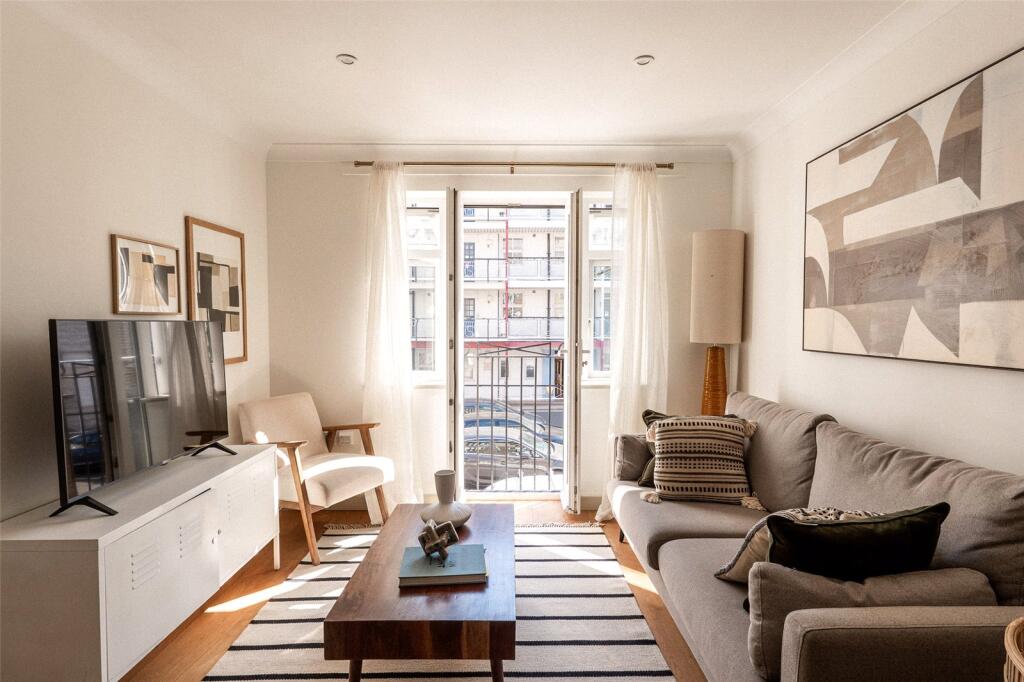2 bed Apartment for rent in Fulham. From Russell Simpson