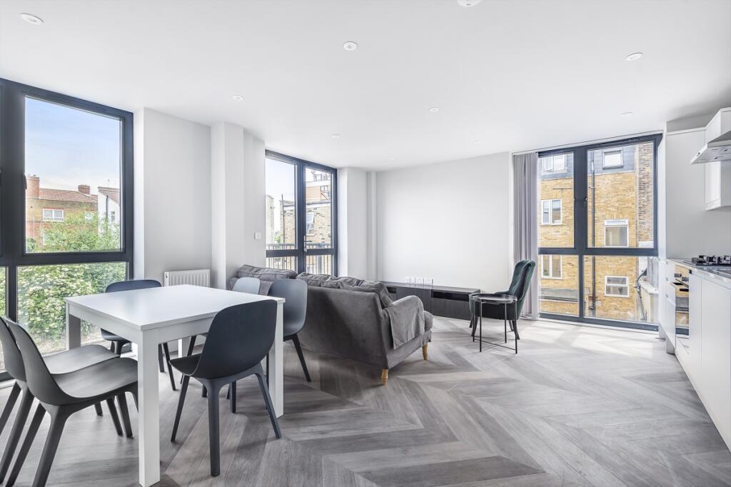 3 bed Apartment for rent in Bermondsey. From Kinleigh Folkard & Hayward