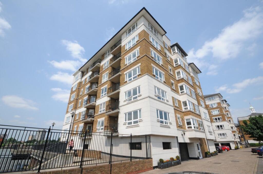 2 bed Flat for rent in Stepney. From Kinleigh Folkard & Hayward