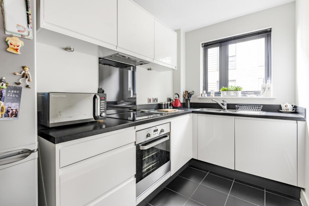 2 bed Apartment for rent in Stepney. From Kinleigh Folkard & Hayward