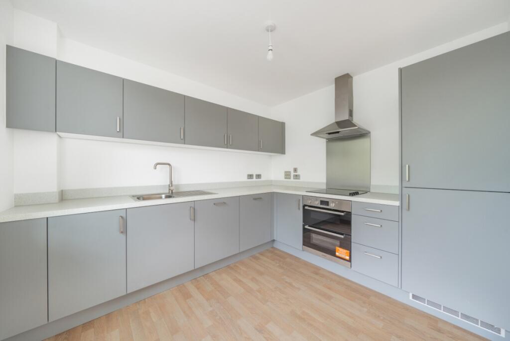 2 bed 1st Floor Flat for rent in London. From Kinleigh Folkard & Hayward - Sales - Canada Water