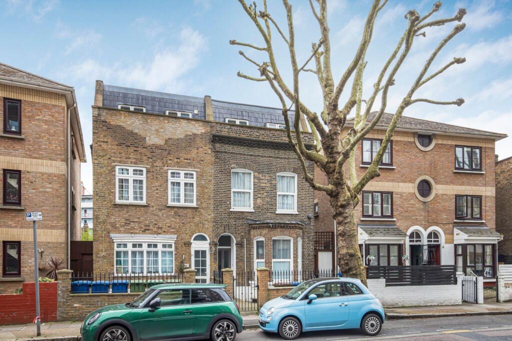 4 bed 1st Floor Flat for rent in London. From Kinleigh Folkard & Hayward - Sales - Canada Water
