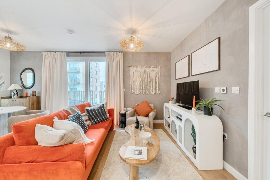 1 bed 1st Floor Flat for rent in . From Kinleigh Folkard & Hayward - Sales - Canada Water