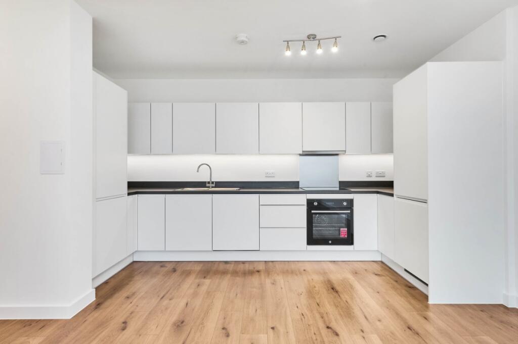 2 bed 1st Floor Flat for rent in London. From Kinleigh Folkard & Hayward - Sales - Canada Water