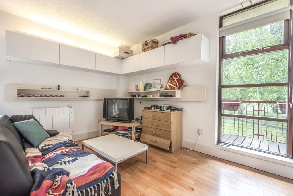 1 bed 1st Floor Flat for rent in Bermondsey. From Kinleigh Folkard & Hayward - Sales - Canada Water 1 bed 1st Floor Flat for rent in Bermondsey. From Kinleigh Folkard & Hayward - Sales - Canada Water