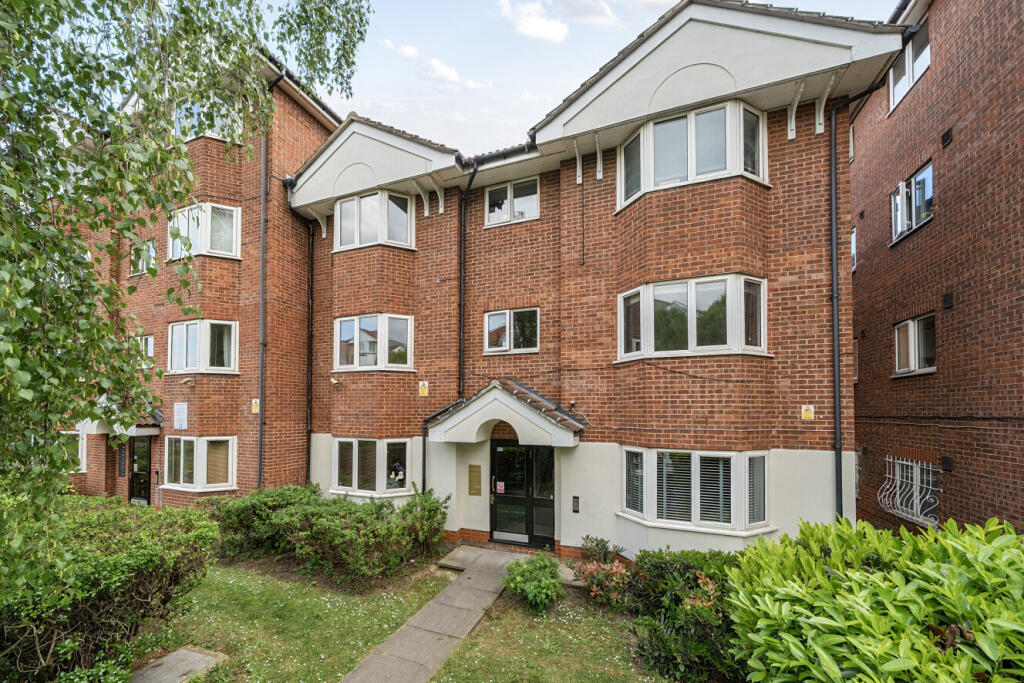 2 bed 1st Floor Flat for rent in London. From Kinleigh Folkard & Hayward - Sales - Canada Water 2 bed 1st Floor Flat for rent in London. From Kinleigh Folkard & Hayward - Sales - Canada Water