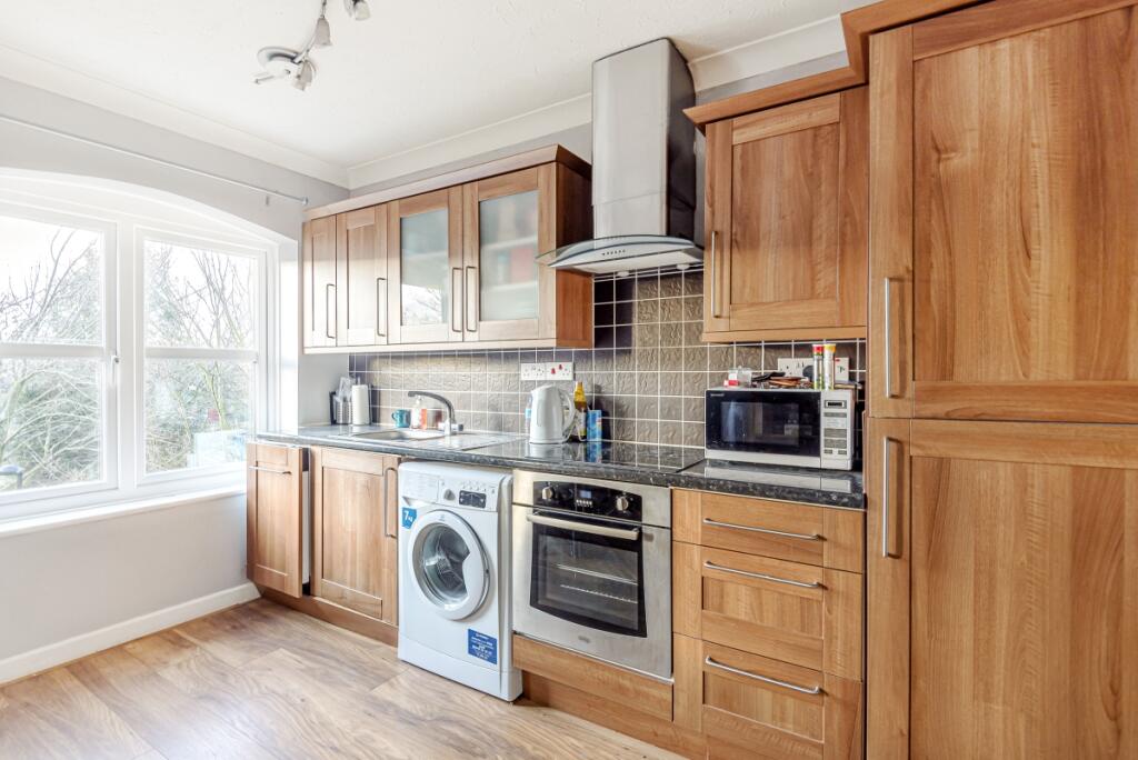 2 bed 1st Floor Flat for rent in Bermondsey. From Kinleigh Folkard & Hayward - Sales - Canada Water