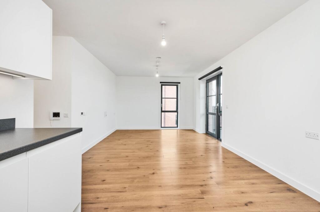 1 bed 1st Floor Flat for rent in Dagenham. From Kinleigh Folkard & Hayward - Sales - Canada Water