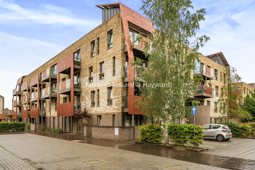 2 bed 1st Floor Flat for rent in Poplar. From Kinleigh Folkard & Hayward - Sales - Canada Water