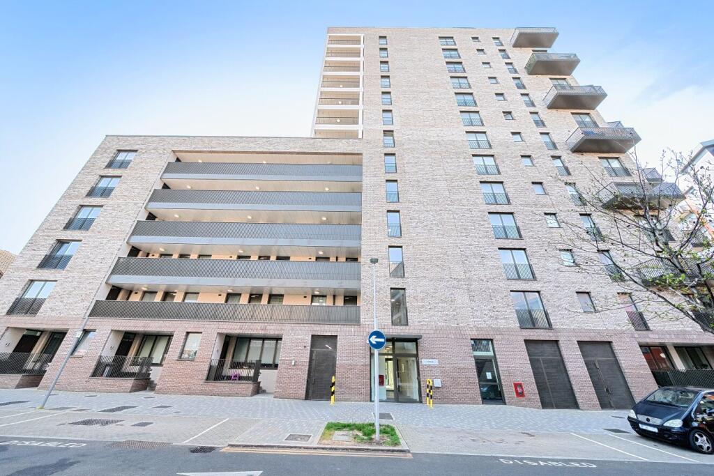 1 bed 1st Floor Flat for rent in Barking. From Kinleigh Folkard & Hayward - Sales - Canada Water