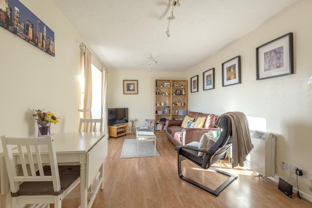 1 bed 1st Floor Flat for rent in Bermondsey. From Kinleigh Folkard & Hayward - Sales - Canada Water 1 bed 1st Floor Flat for rent in Bermondsey. From Kinleigh Folkard & Hayward - Sales - Canada Water