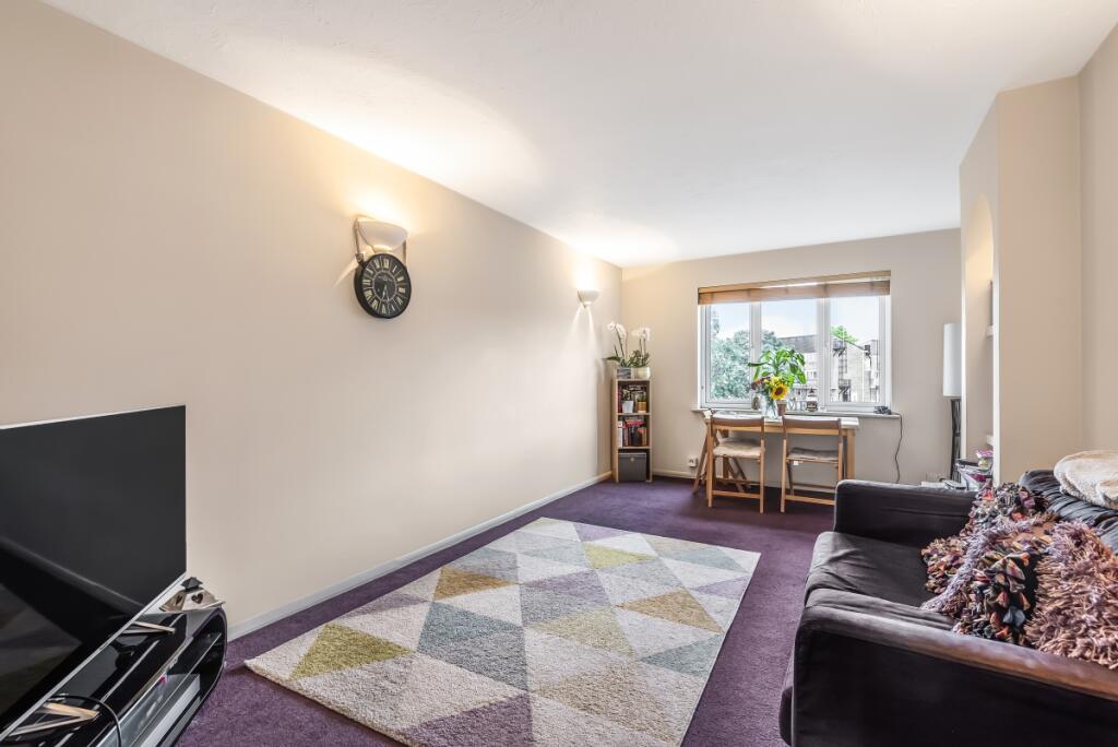 2 bed 1st Floor Flat for rent in London. From Kinleigh Folkard & Hayward - Sales - Canada Water