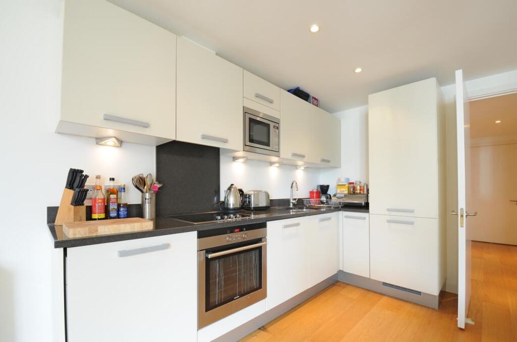 2 bed 1st Floor Flat for rent in Bermondsey. From Kinleigh Folkard & Hayward - Sales - Canada Water