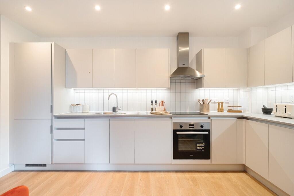 2 bed 1st Floor Flat for rent in . From Kinleigh Folkard & Hayward - Sales - Canada Water 2 bed 1st Floor Flat for rent in . From Kinleigh Folkard & Hayward - Sales - Canada Water