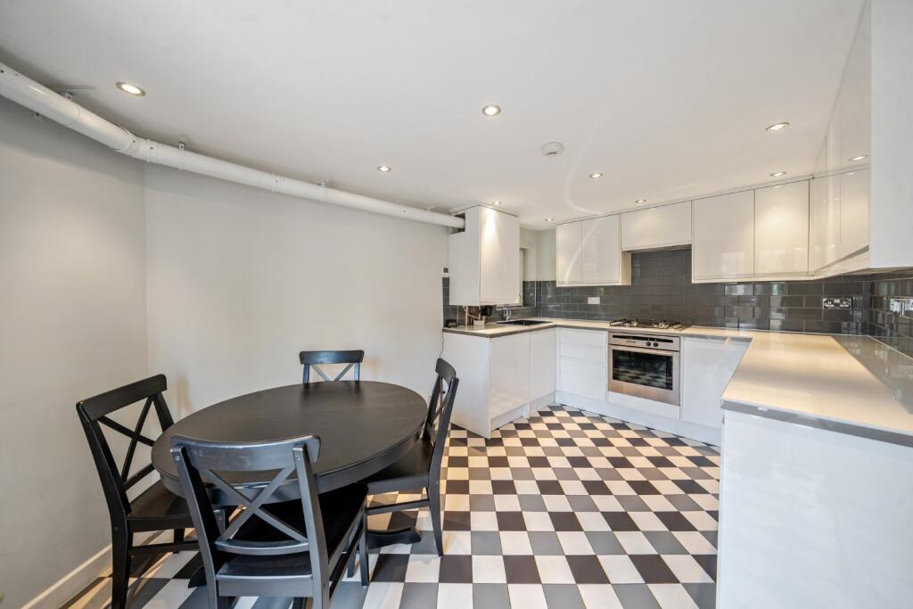2 bed Detached for rent in Deptford. From Kinleigh Folkard & Hayward - Sales - Canada Water 2 bed Detached for rent in Deptford. From Kinleigh Folkard & Hayward - Sales - Canada Water
