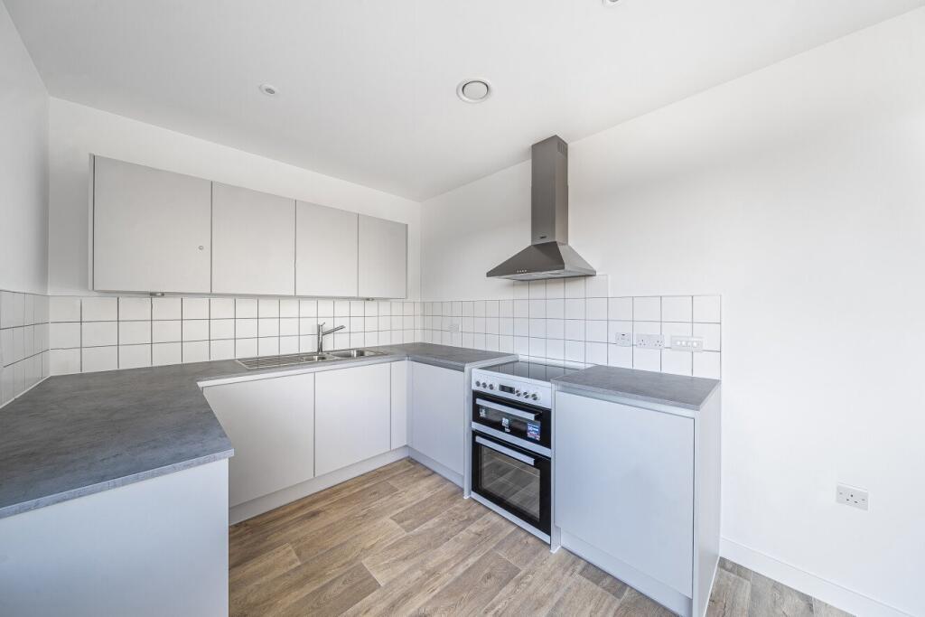 2 bed 1st Floor Flat for rent in Barking. From Kinleigh Folkard & Hayward - Sales - Canada Water 2 bed 1st Floor Flat for rent in Barking. From Kinleigh Folkard & Hayward - Sales - Canada Water