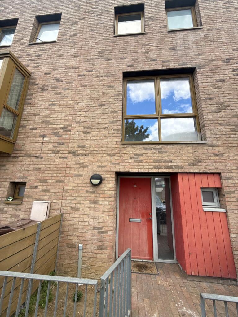 3 bed Semi Detached for rent in Barking. From Kinleigh Folkard & Hayward - Sales - Canada Water