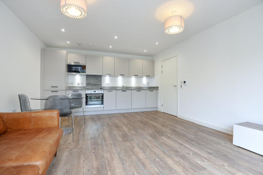2 bed 1st Floor Flat for rent in Poplar. From Kinleigh Folkard & Hayward - Sales - Canada Water
