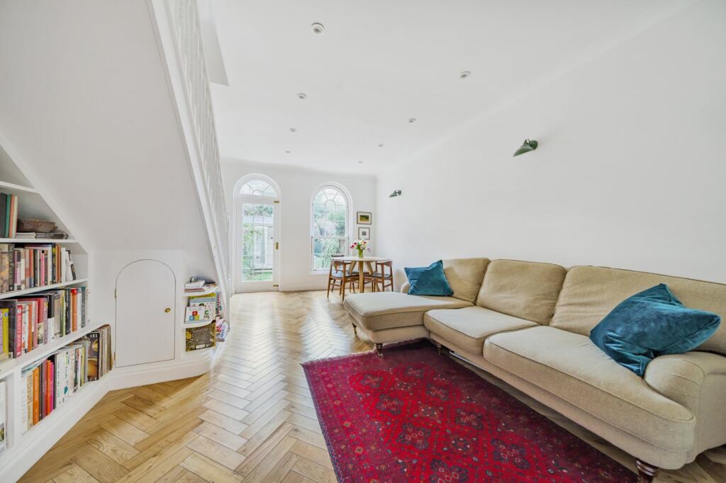 2 bed Detached for rent in London. From Kinleigh Folkard & Hayward - Sales - Canada Water 2 bed Detached for rent in London. From Kinleigh Folkard & Hayward - Sales - Canada Water