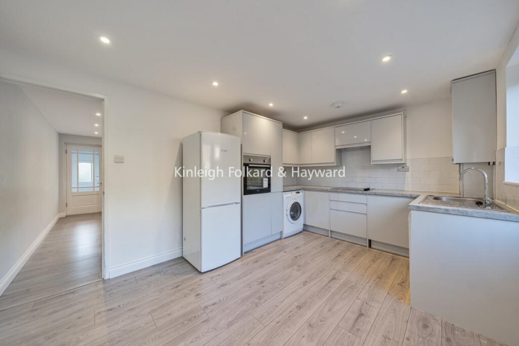 3 bed Detached for rent in London. From Kinleigh Folkard & Hayward - Sales - Canada Water