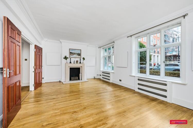 3 bed Apartment for rent in Westminster. From Kinleigh Folkard & Hayward