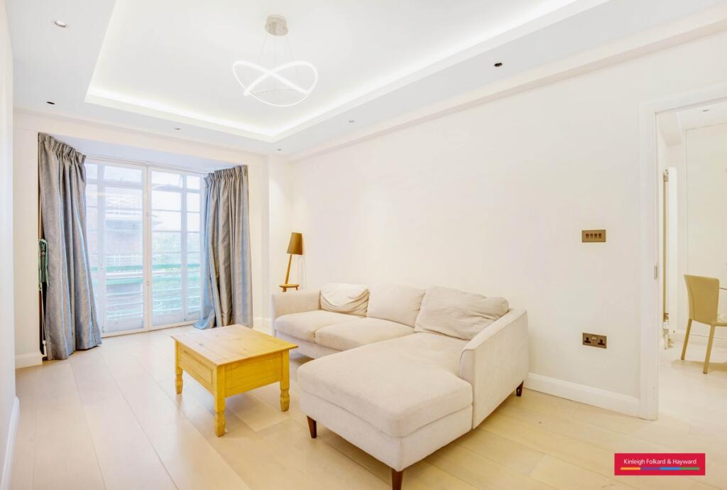 3 bed Flat for rent in Camden Town. From Kinleigh Folkard & Hayward