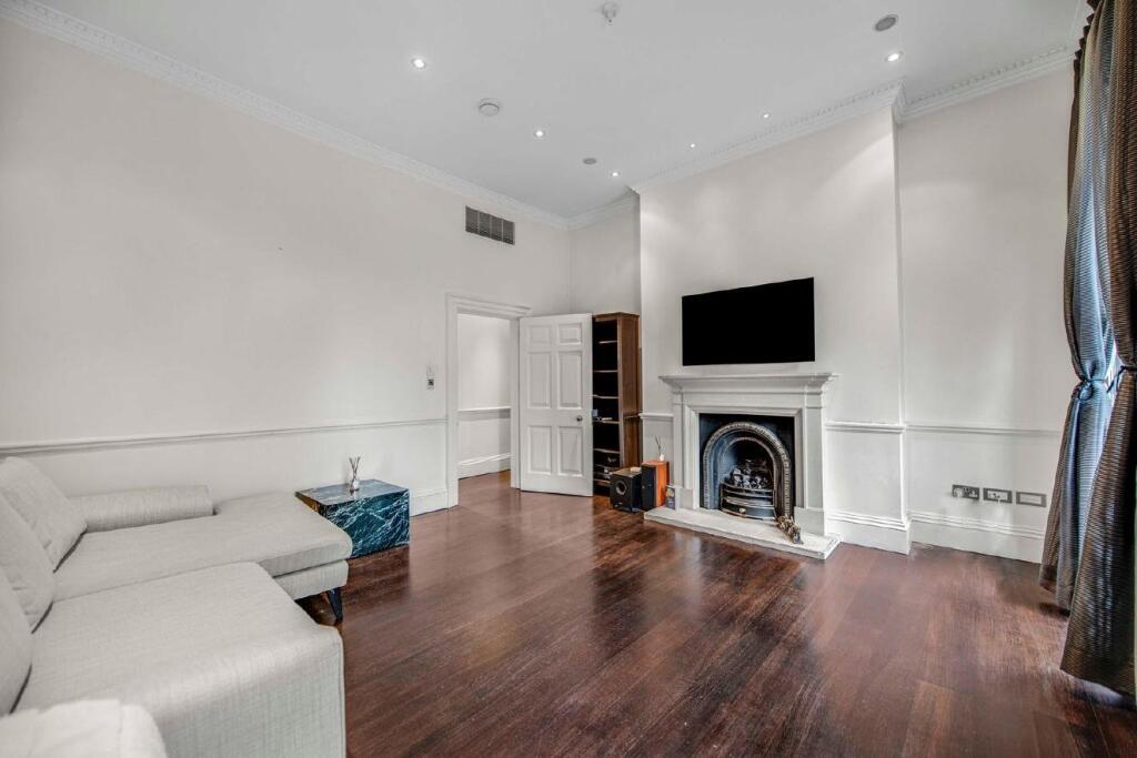 2 bed 1st Floor Flat for rent in London. From Kinleigh Folkard & Hayward - Sales - Marylebone