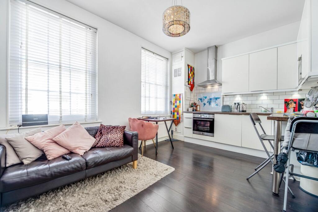 1 bed 1st Floor Flat for rent in London. From Kinleigh Folkard & Hayward - Sales - Marylebone