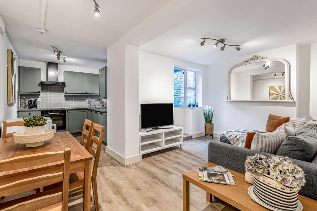1 bed 1st Floor Flat for rent in London. From Kinleigh Folkard & Hayward - Sales - Marylebone 1 bed 1st Floor Flat for rent in London. From Kinleigh Folkard & Hayward - Sales - Marylebone