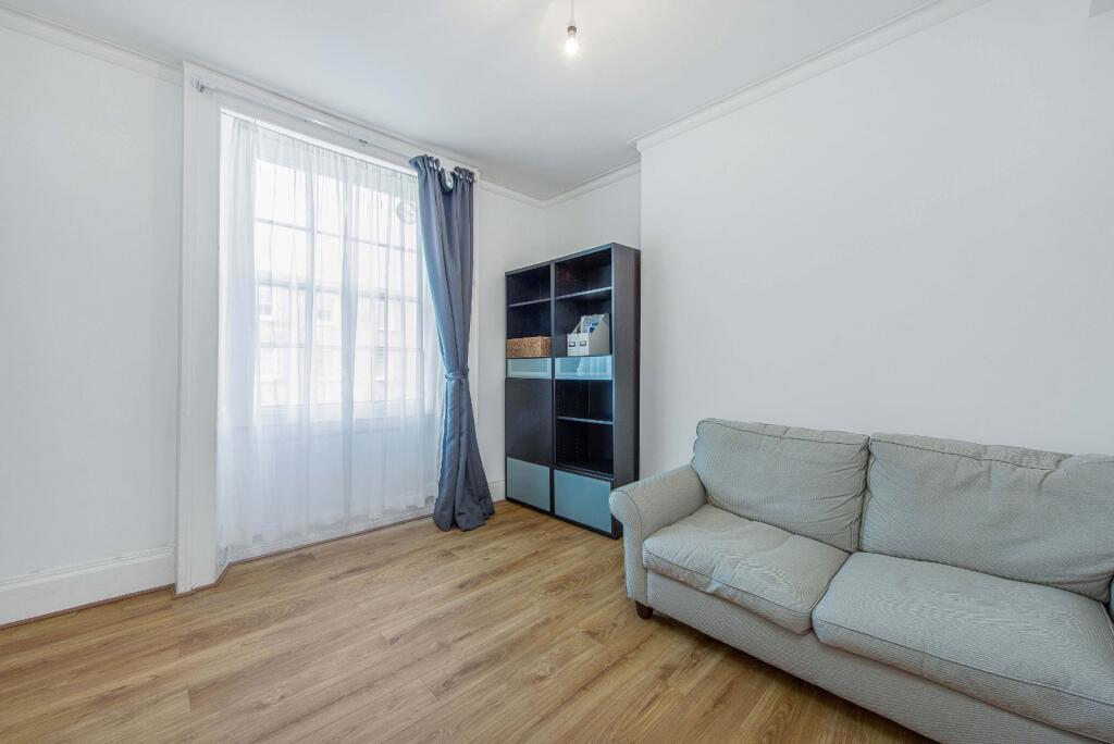1 bed 1st Floor Flat for rent in London. From Kinleigh Folkard & Hayward - Sales - Marylebone