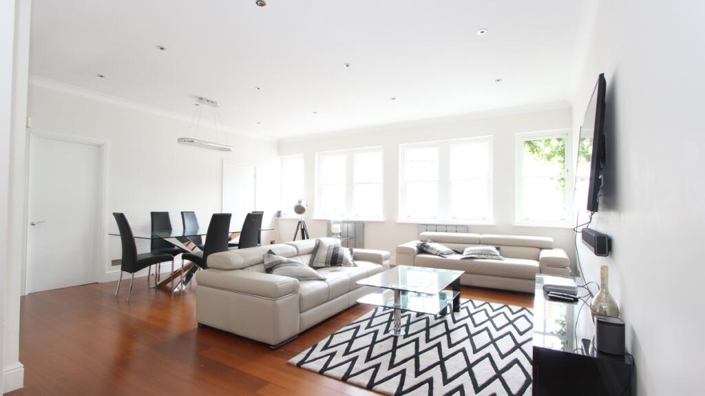 3 bed 1st Floor Flat for rent in London. From Kinleigh Folkard & Hayward - Sales - Marylebone 3 bed 1st Floor Flat for rent in London. From Kinleigh Folkard & Hayward - Sales - Marylebone
