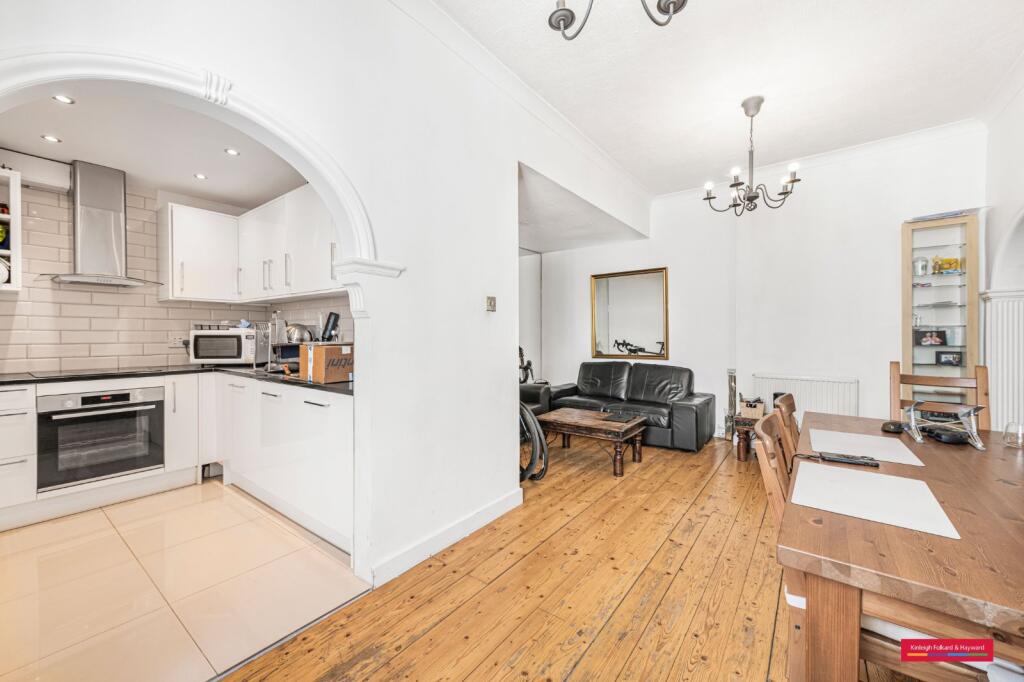 1 bed 1st Floor Flat for rent in London. From Kinleigh Folkard & Hayward - Sales - Marylebone