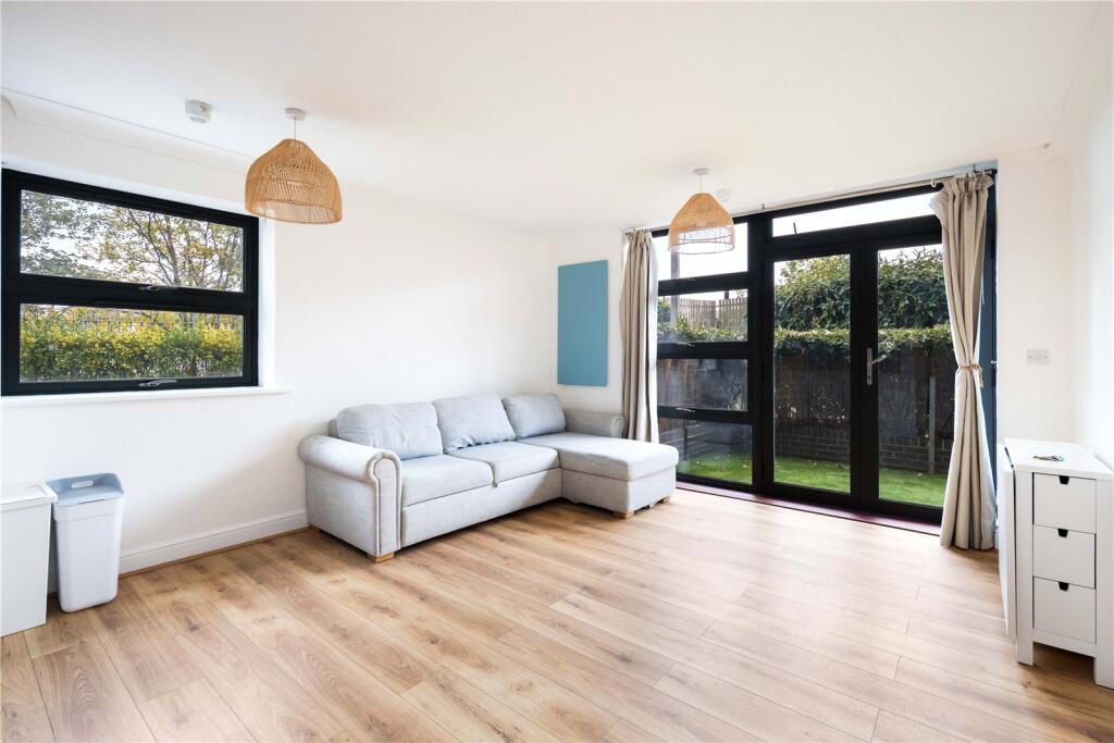 2 bed 1st Floor Flat for rent in London. From Keatons - Bow