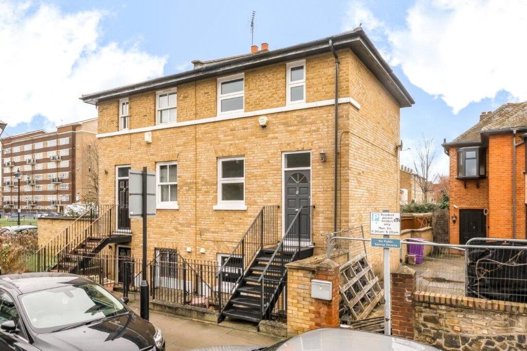 2 bed End of Terrace for rent in London. From Keatons - Bow